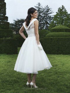 A-line Scoop Organza Tea-length Appliques Wedding Dresses #00016132