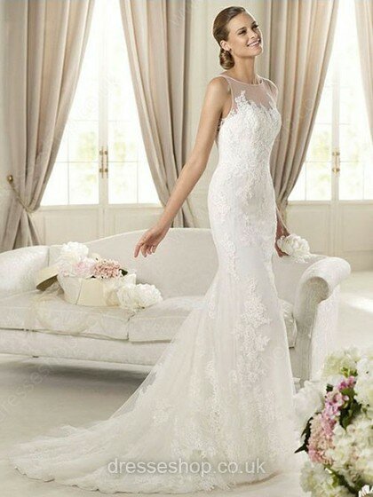 Latest Trumpet/Mermaid Scoop Neck Tulle Appliques Lace Ivory Wedding Dress #00018034