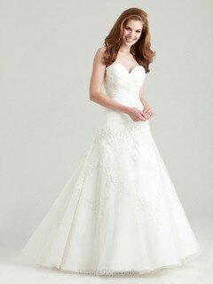 Sweetheart Sweep Train Appliques Lace Ivory Organza Wedding Dress #00016211